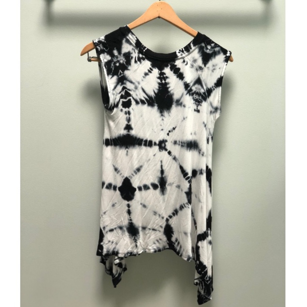 Top - Picture 2 of 3